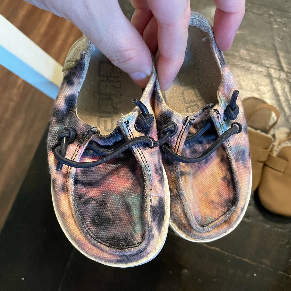 Toddler size 5 Hey Dudes